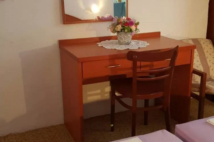 Rooms Milena - Double or Twin Room with Private Bathroom-Bedroom