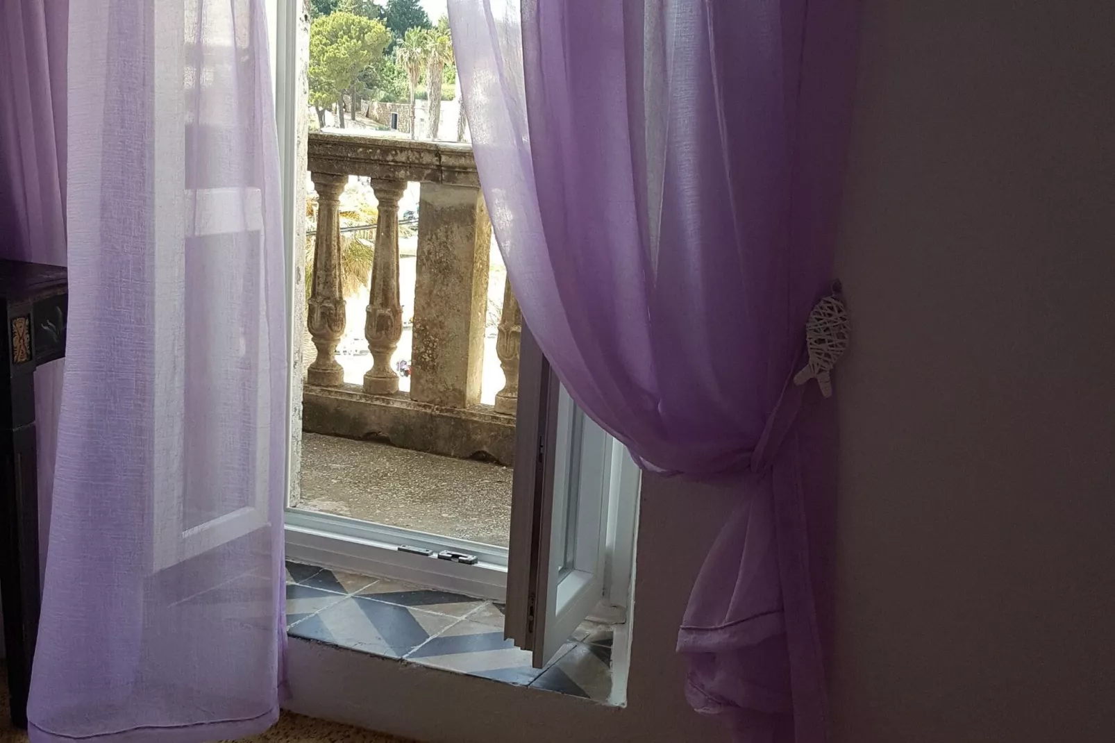 Rooms Milena - Triple Room with  External Private Bathroom-Bedroom