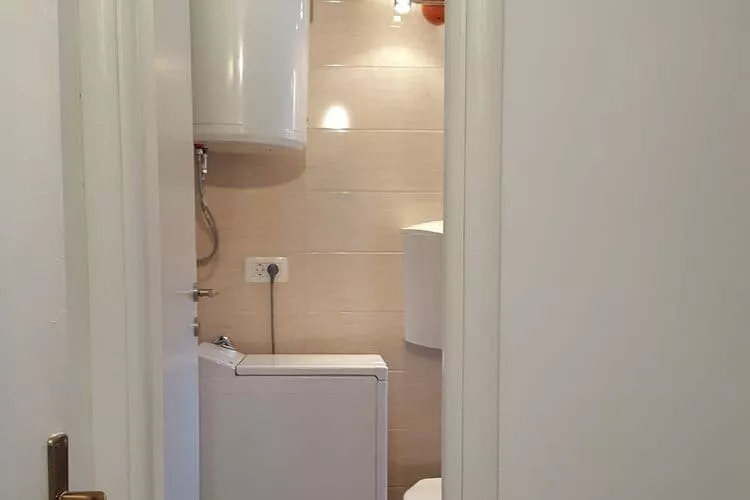 Rooms Milena - Triple Room with  External Private Bathroom-Bathroom