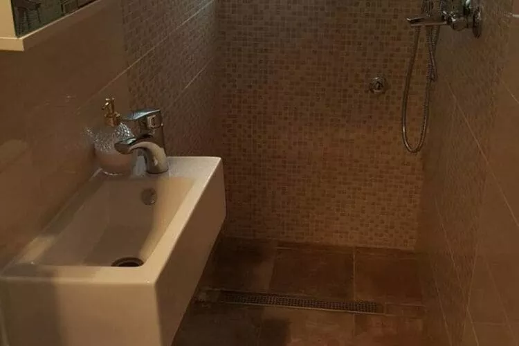 Rooms Milena - Triple Room with  External Private Bathroom-Bathroom