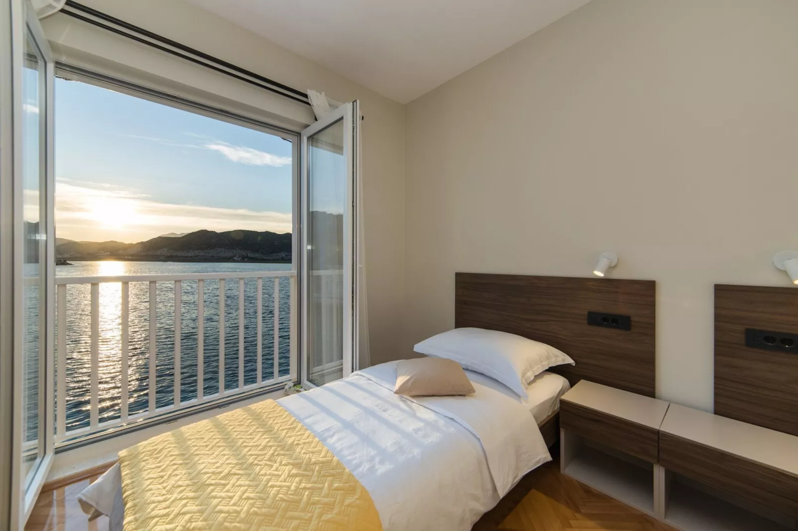 Apartments Ema-Comfort Two Bedroom Apartment with Sea View ( Fancy )-Bedroom