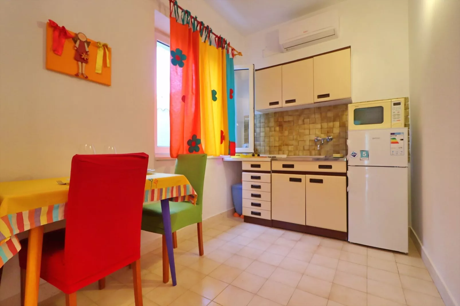 Apartments More & Ja - One Bedroom Apartment with Terrace and Sea View ( 1. istok )-Kitchen