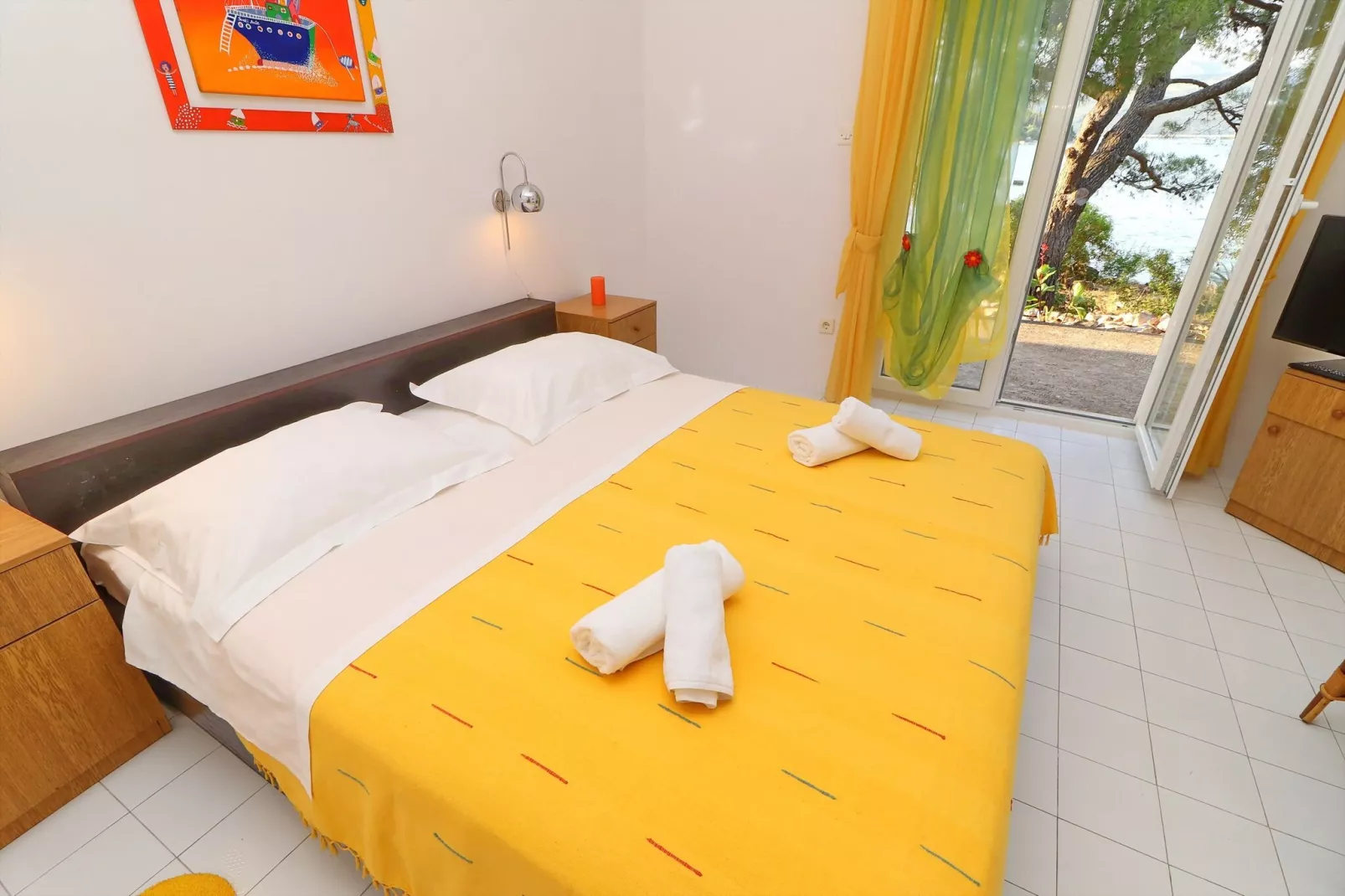Apartments More & Ja - One Bedroom Apartment with Terrace and Sea View ( 1. istok )-Bedroom