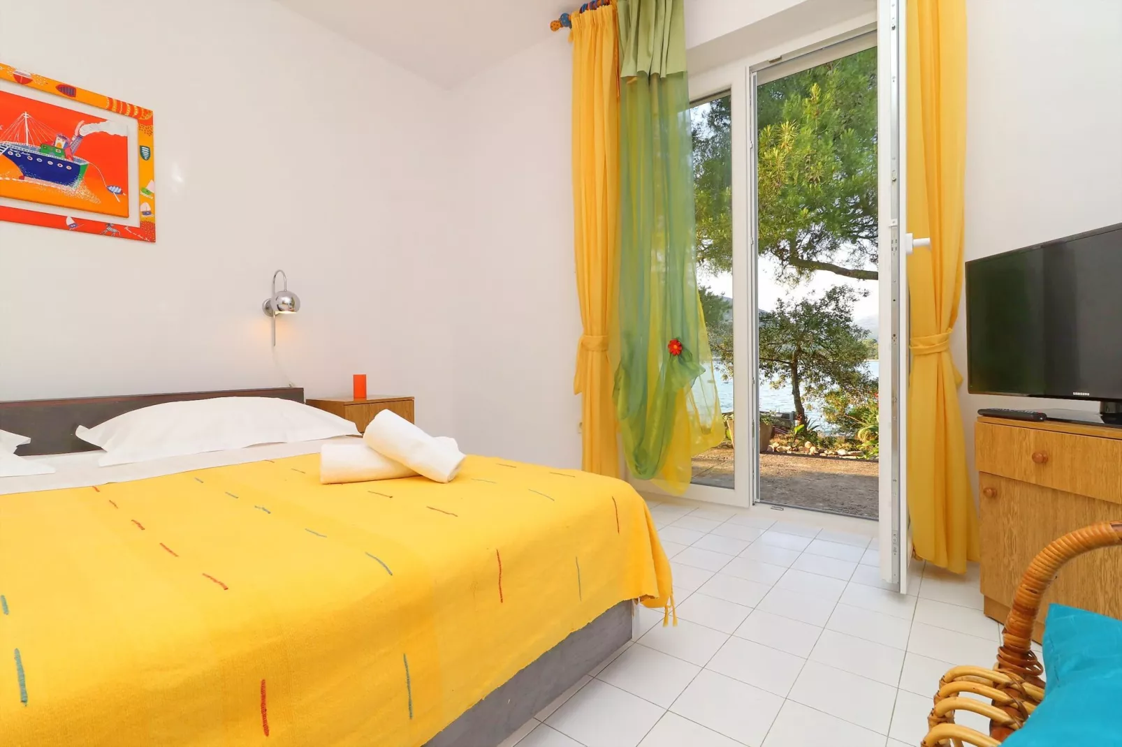 Apartments More & Ja - One Bedroom Apartment with Terrace and Sea View ( 1. istok )-Bedroom