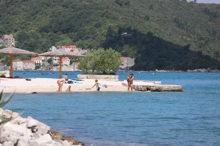 Apartments More & Ja - One Bedroom Apartment with Terrace and Sea View ( 1. istok )-View