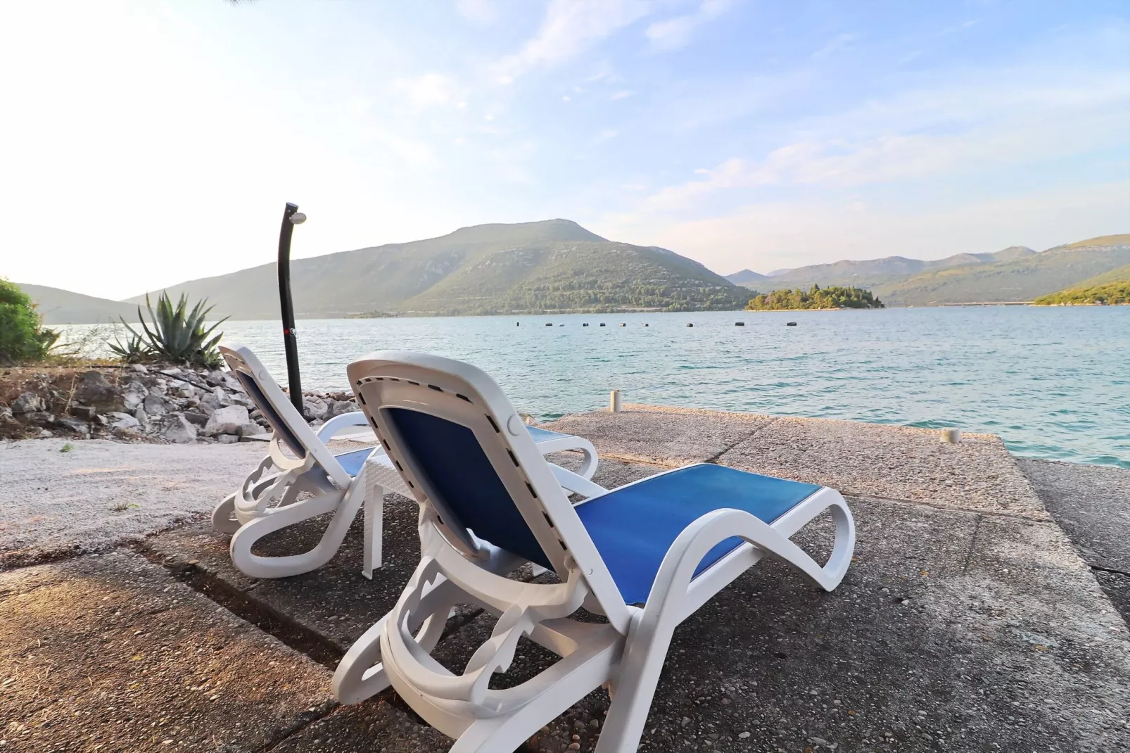 Apartments More & Ja - One Bedroom Apartment with Terrace and Sea View ( 1. istok )-Outdoor