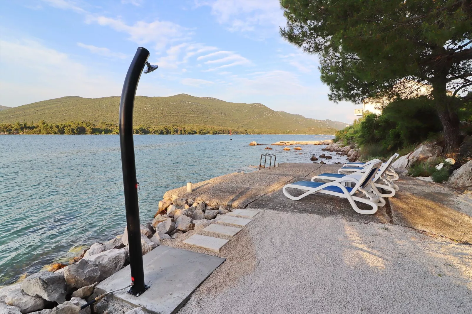 Apartments More & Ja - One Bedroom Apartment with Terrace and Sea View ( 1. istok )-Outdoor