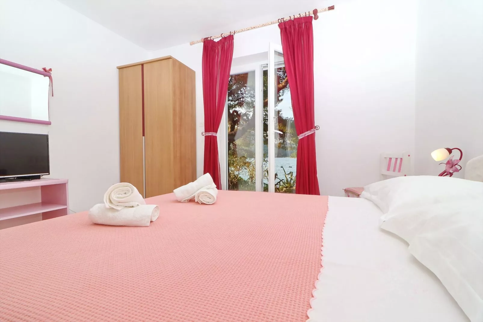 Apartments More & Ja - Superior One Bedroom Apartment with Terrace and Sea View ( 2. zapad )-Bedroom