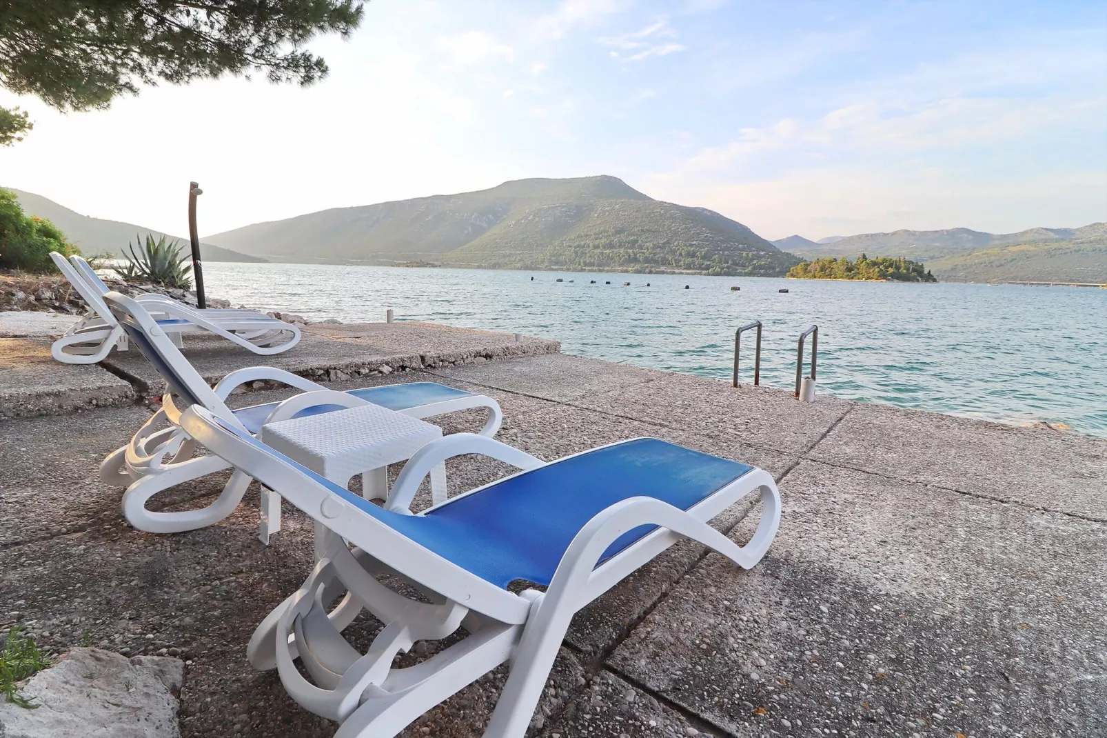Apartments More & Ja - Superior One Bedroom Apartment with Terrace and Sea View ( 2. zapad )-Outdoor