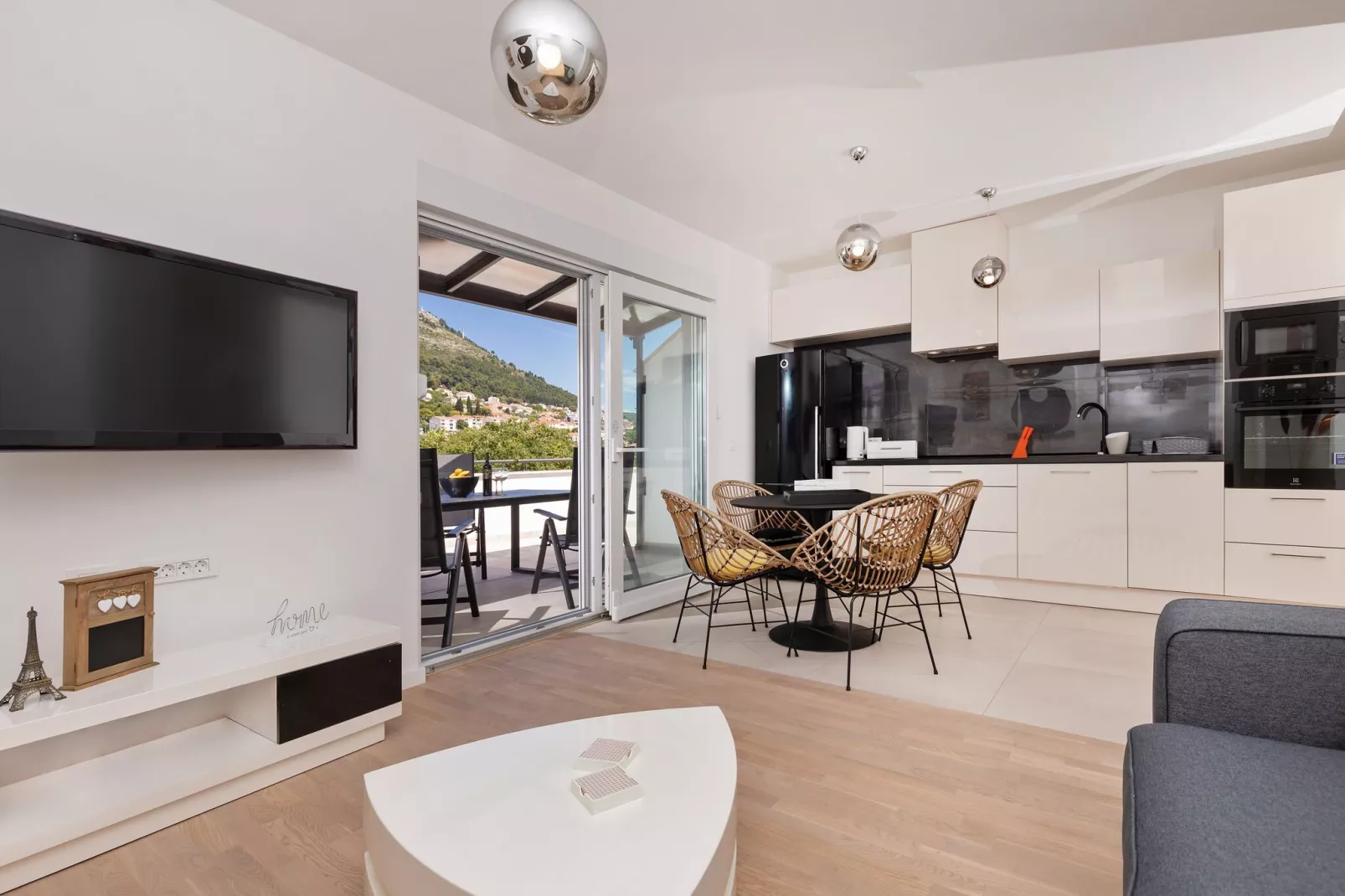 Apartment Life Plus-Two Bedroom Apartment with Terrace-Cuisine