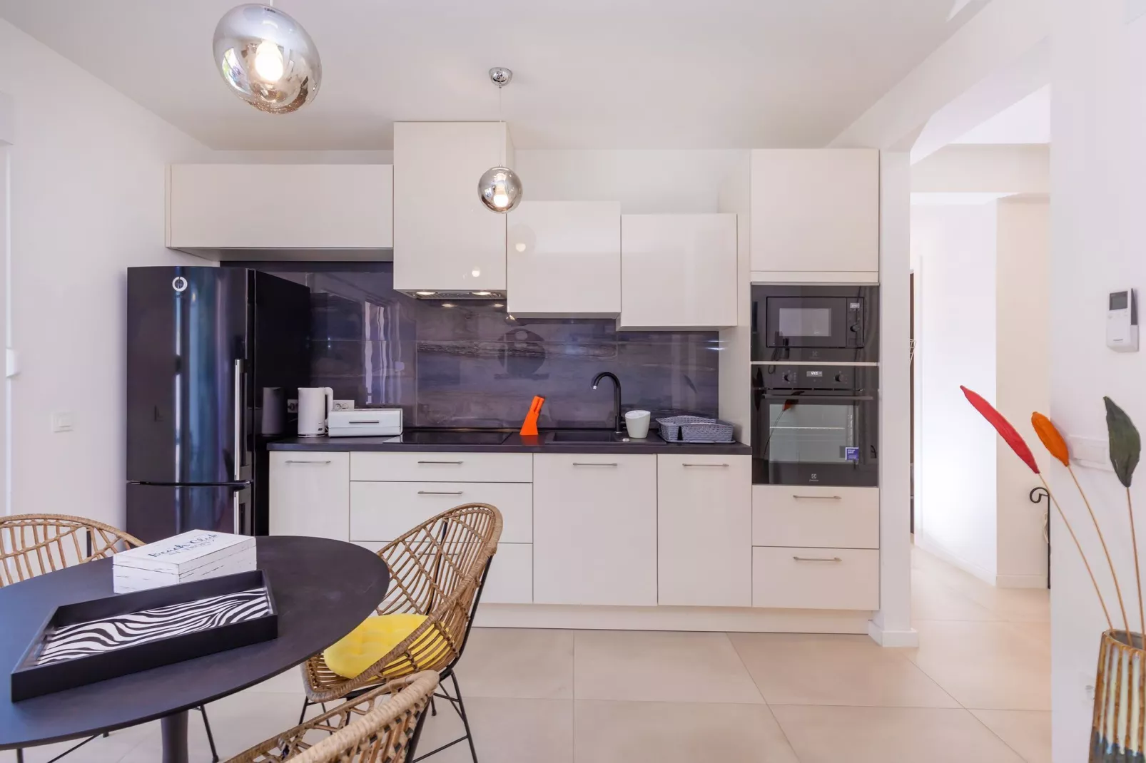 Apartment Life Plus-Two Bedroom Apartment with Terrace-Cuisine