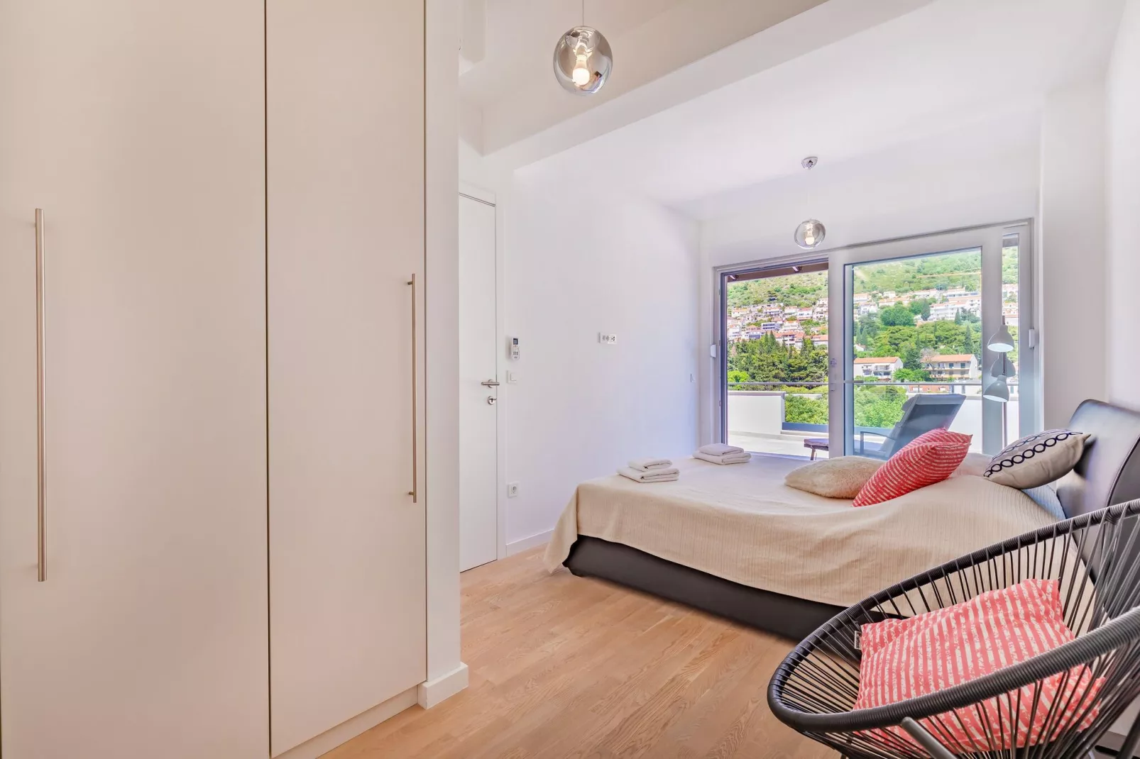 Apartment Life Plus-Two Bedroom Apartment with Terrace-Chambre
