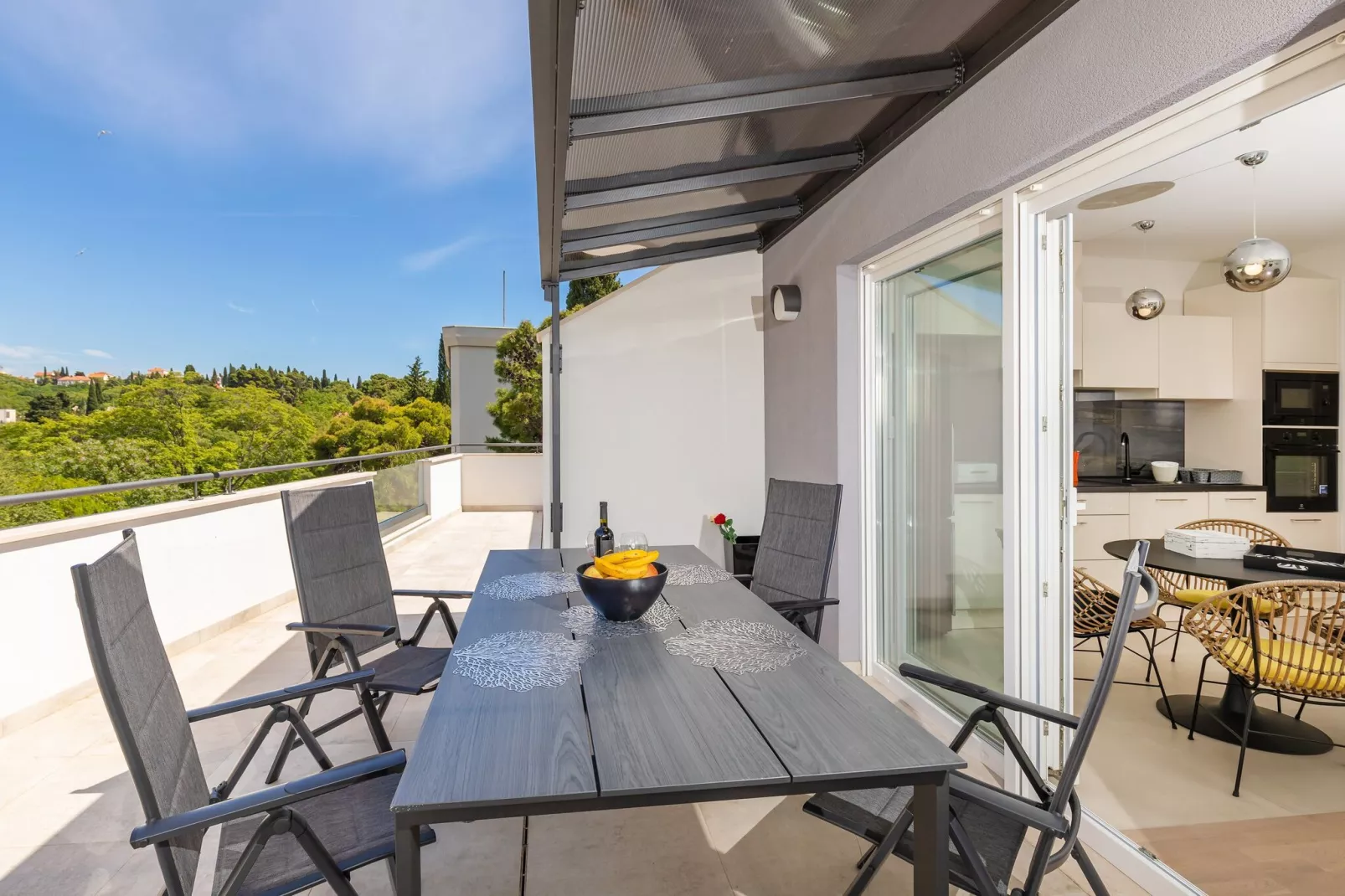 Apartment Life Plus-Two Bedroom Apartment with Terrace-Terrasse