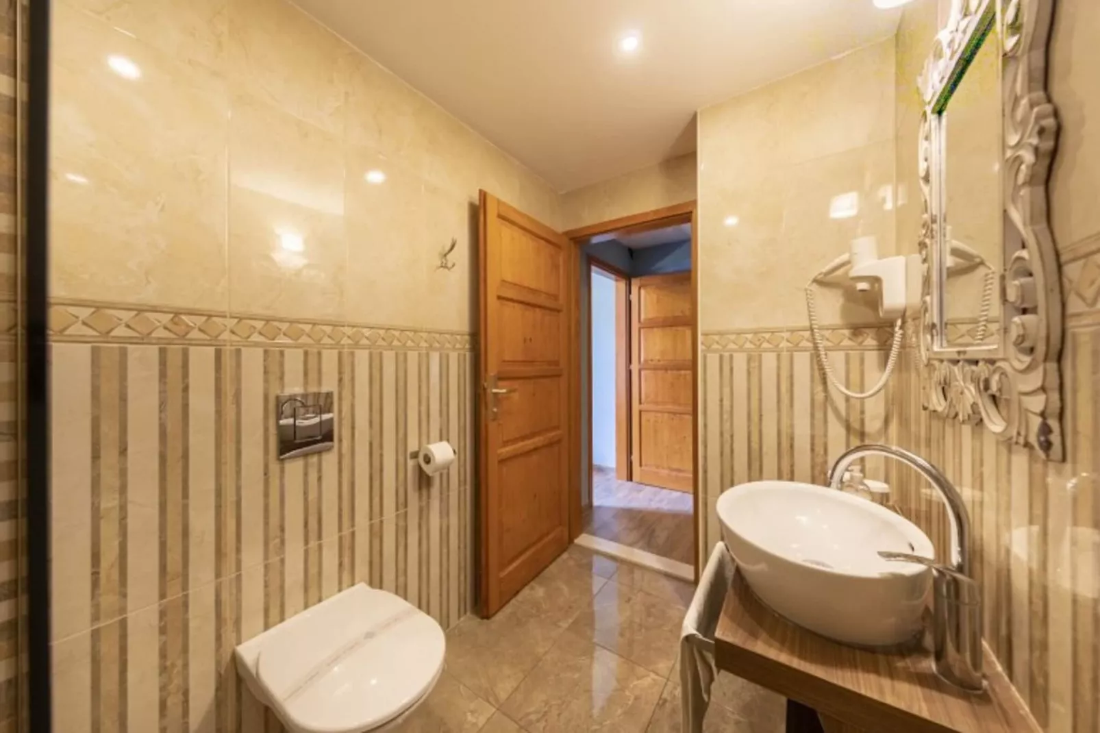 Villa Gradi-Five Bedroom Villa with outdoor Pool-Bathroom