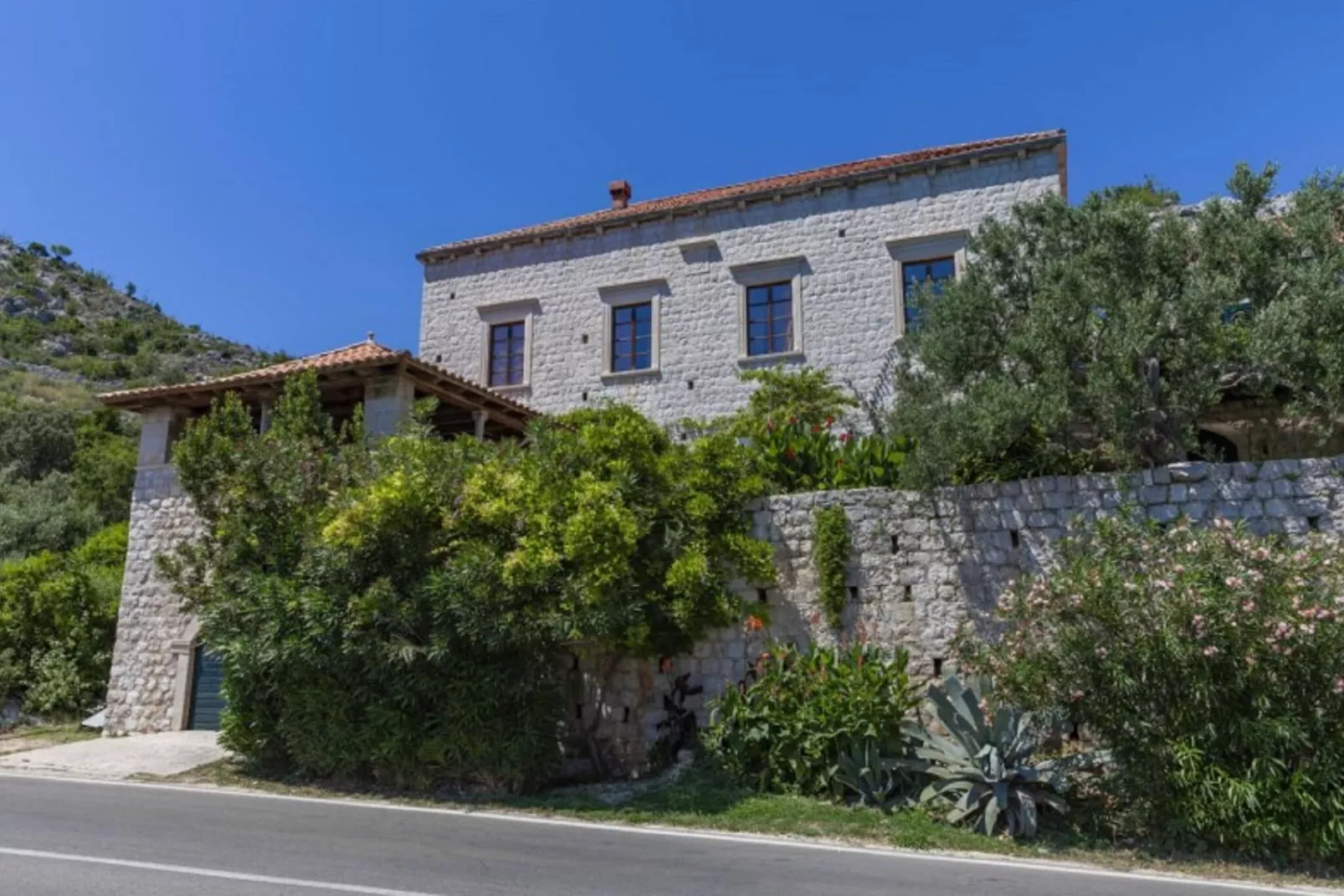 Villa Gradi-Five Bedroom Villa with outdoor Pool-Outdoor