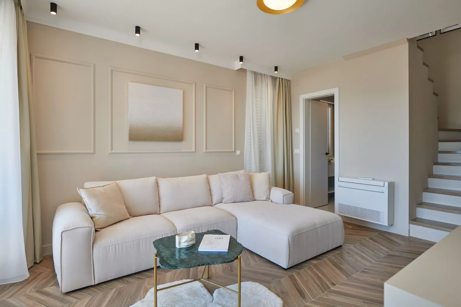 Apartment Blù-Two Bedroom Apartment with Terrace and Sea View-Wohnzimmer