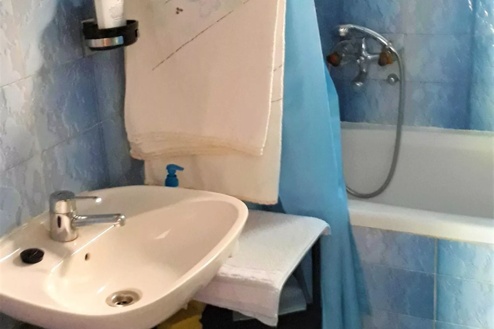 Apartment Modric - Two Bedroom Apartment With Terrace-Bathroom