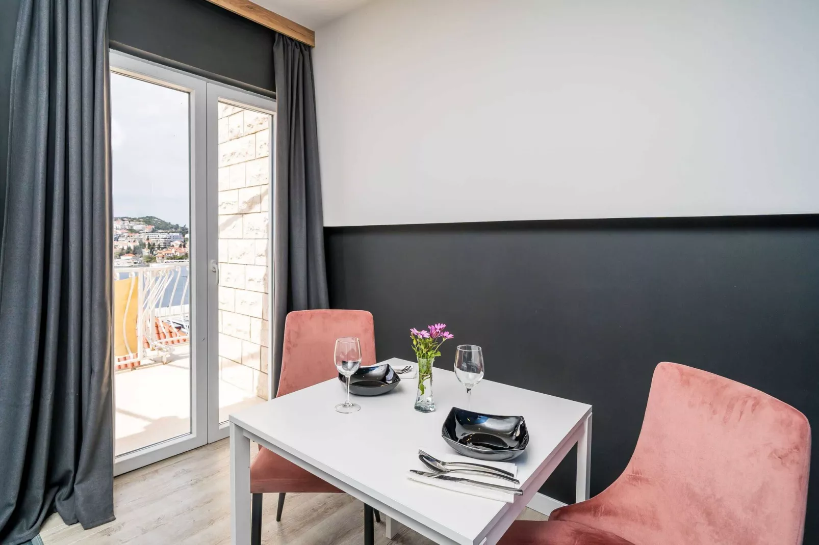 Apartments Tayra - Superior studio apartment with balcony (BR1)-Kitchen