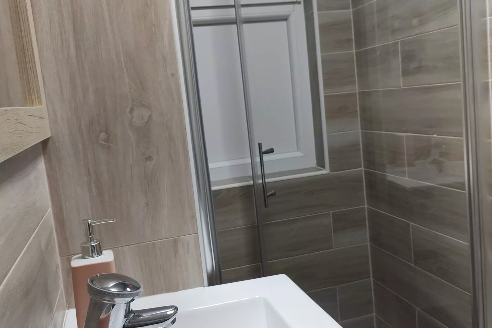 Apartment Iskra - One bedroom apartment-Badezimmer