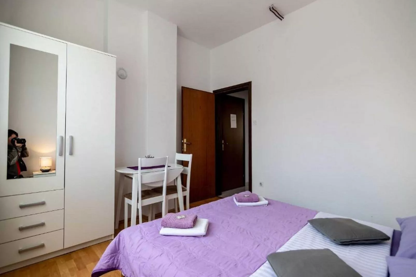 Apartments & Rooms Rendulić - Two bedroom Suite with shared Terrace-Bedroom