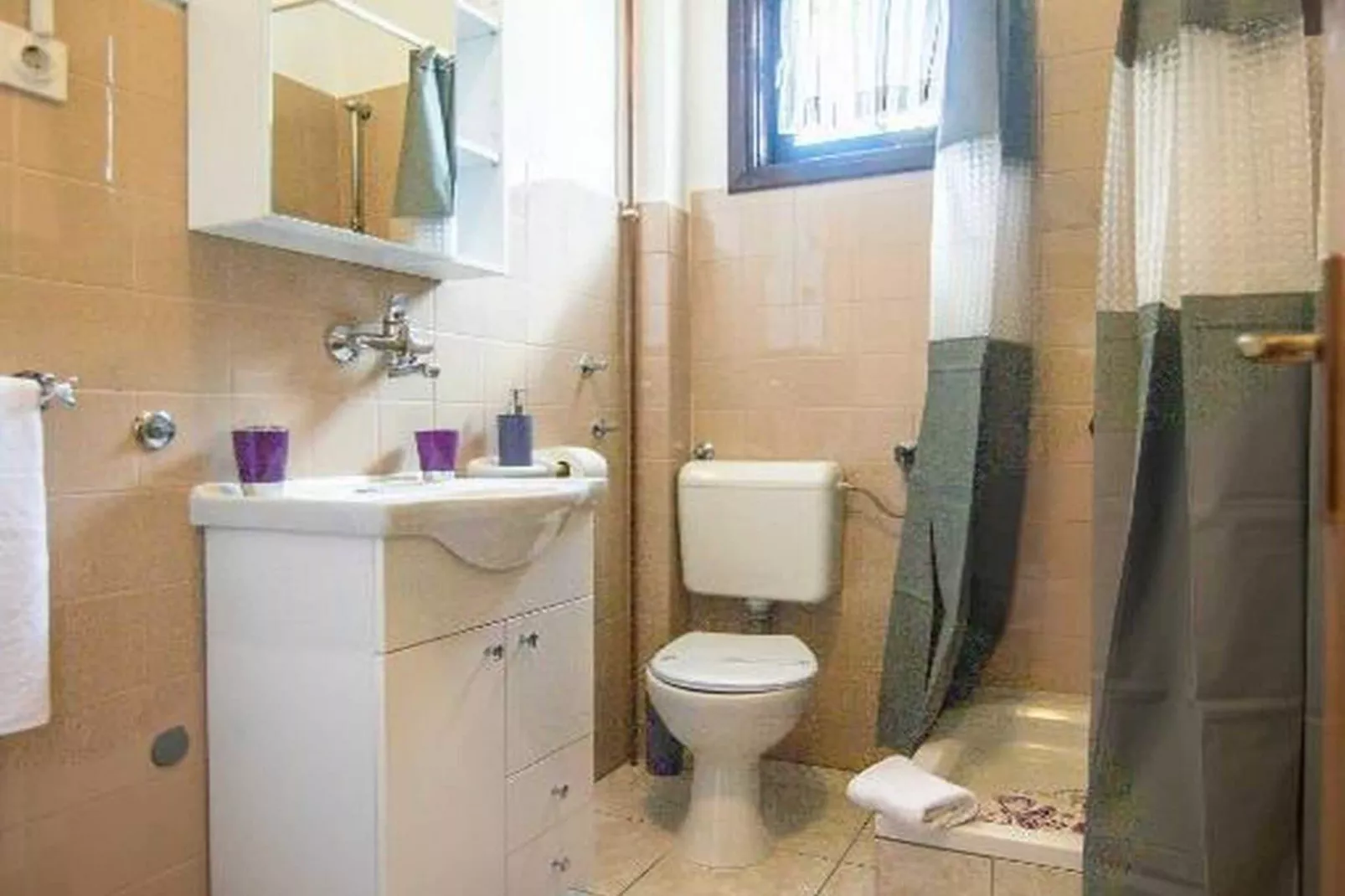 Apartments & Rooms Rendulić - Two bedroom Suite with shared Terrace-Bathroom