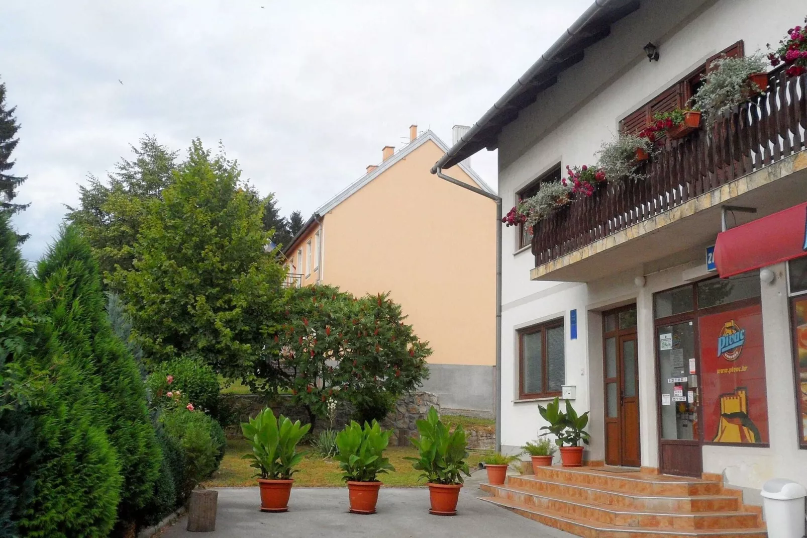 Apartments & Rooms Rendulić - Two bedroom Suite with shared Terrace-Outdoor