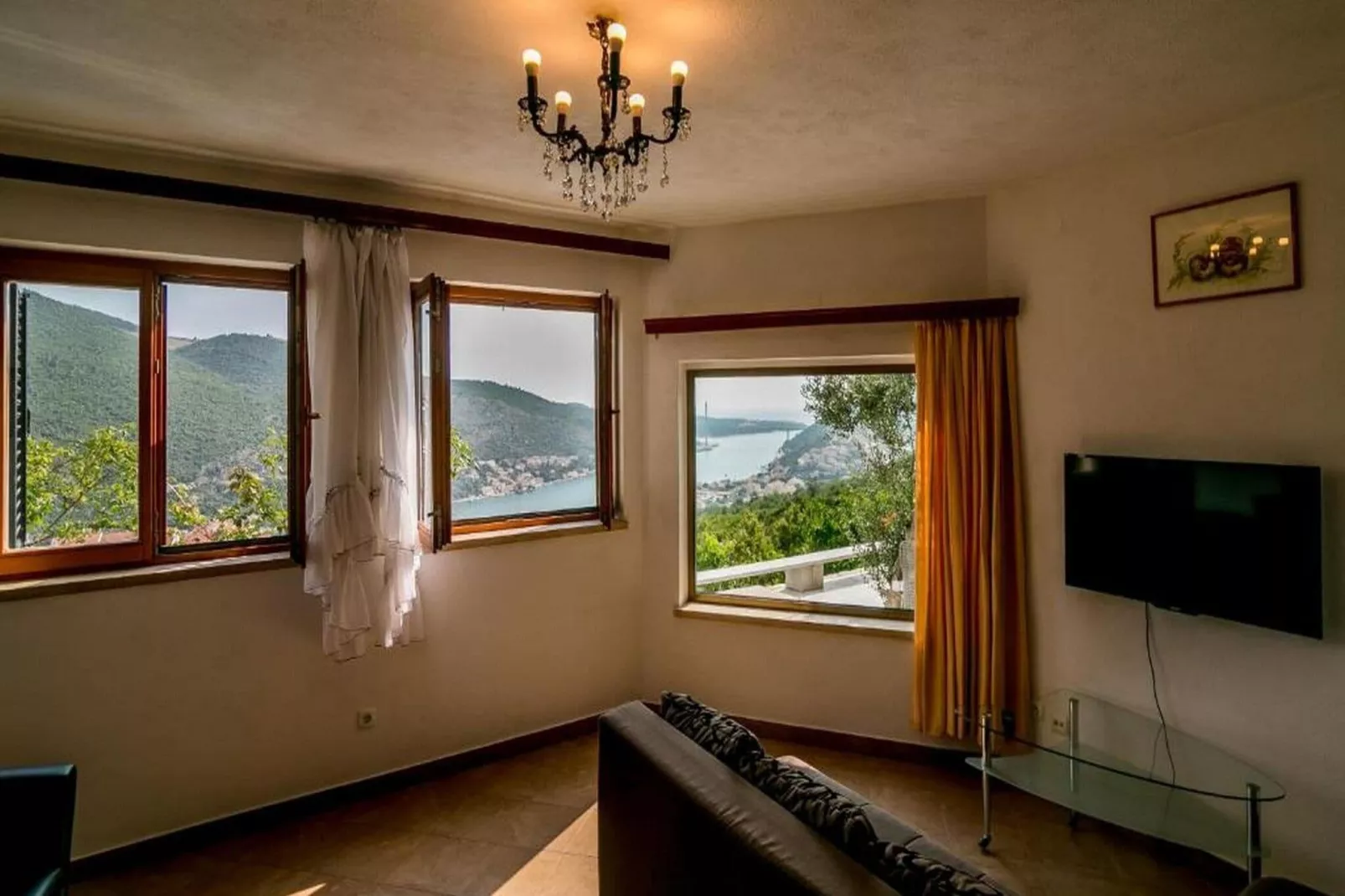 Cottage Ciara - One bedroom Holiday Home with pool and sea view-Living room