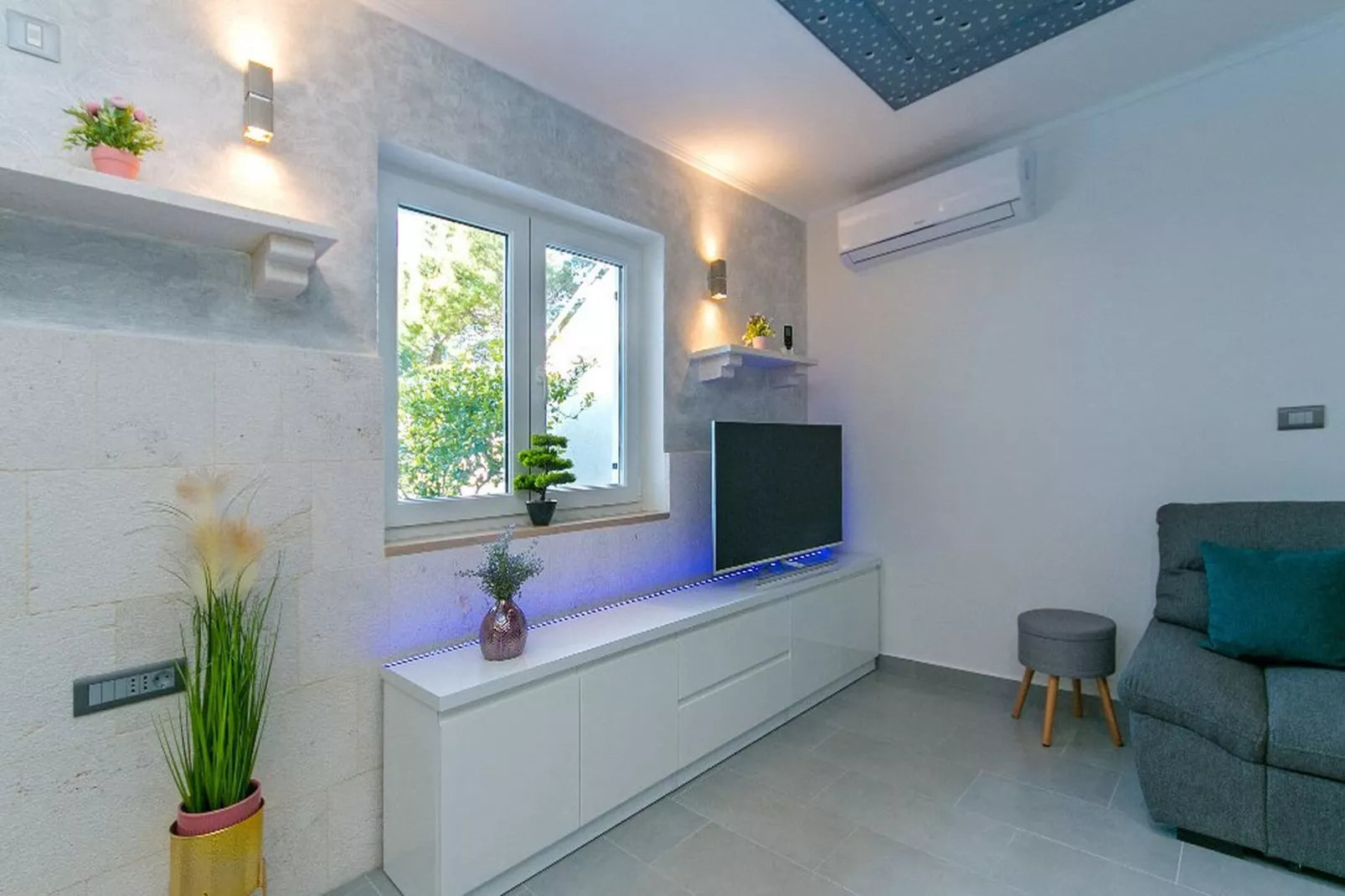 Apartment Papilio  - Two Bedroom Apartment with Terrace-Salon