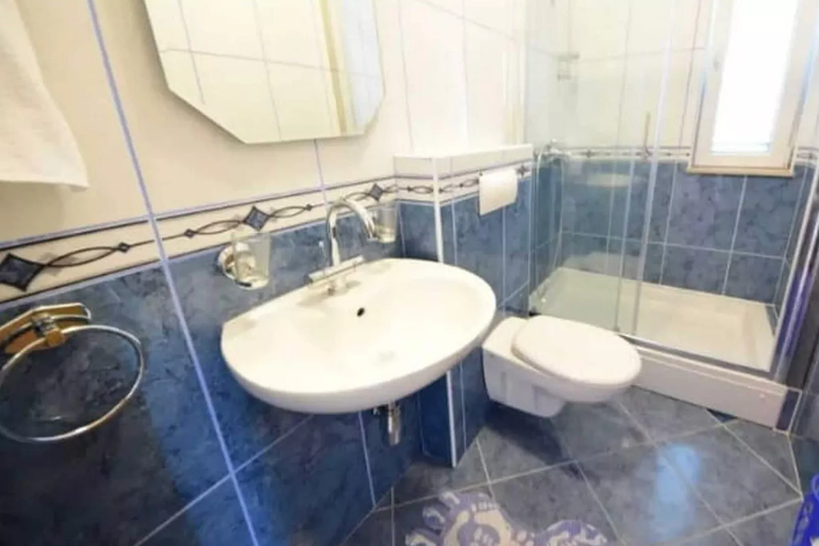 Apartment Mila - Three Bedroom Apartment with Terrace and Sea View-Bathroom