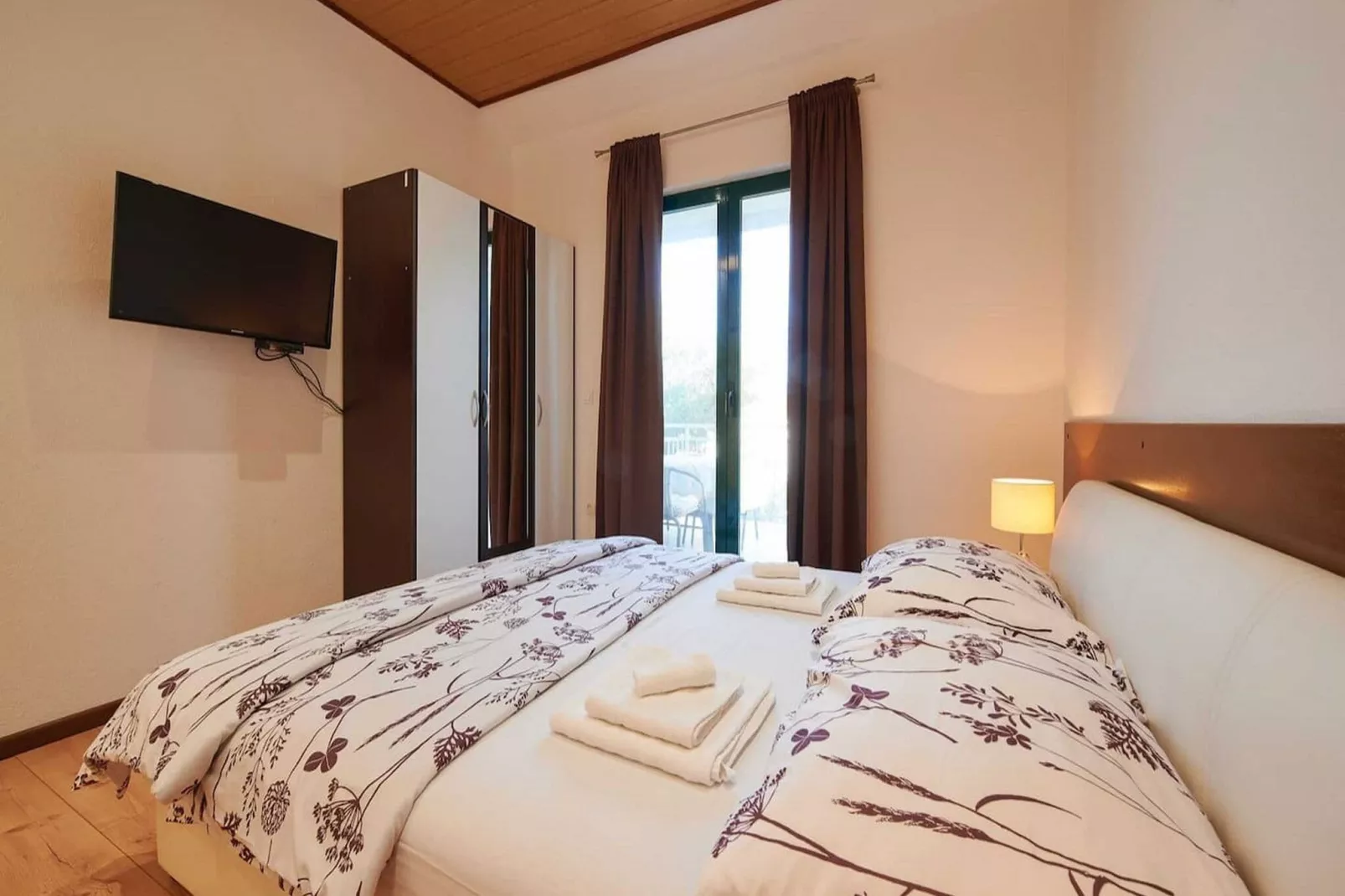 Apartments Vujina - Studio Apartment with Terrace 2 (Filip)-Bedroom