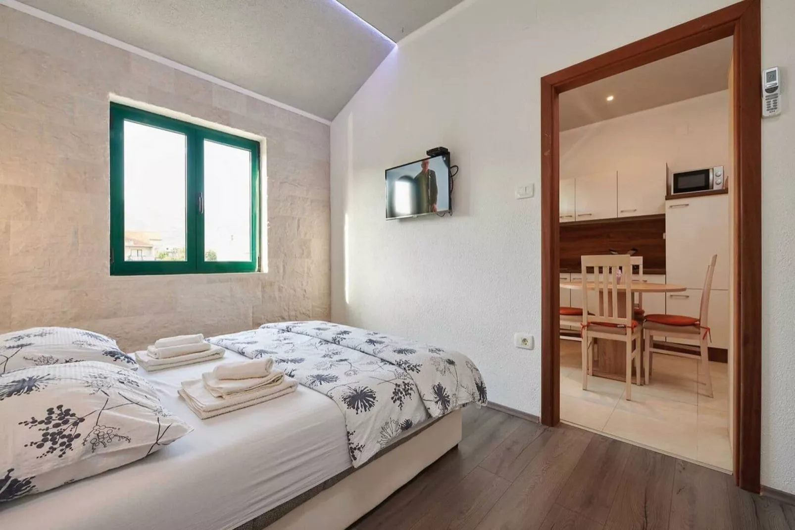 Apartments Vujina - Comfort Studio Apartment with Terrace 3 (Luka)-Chambre