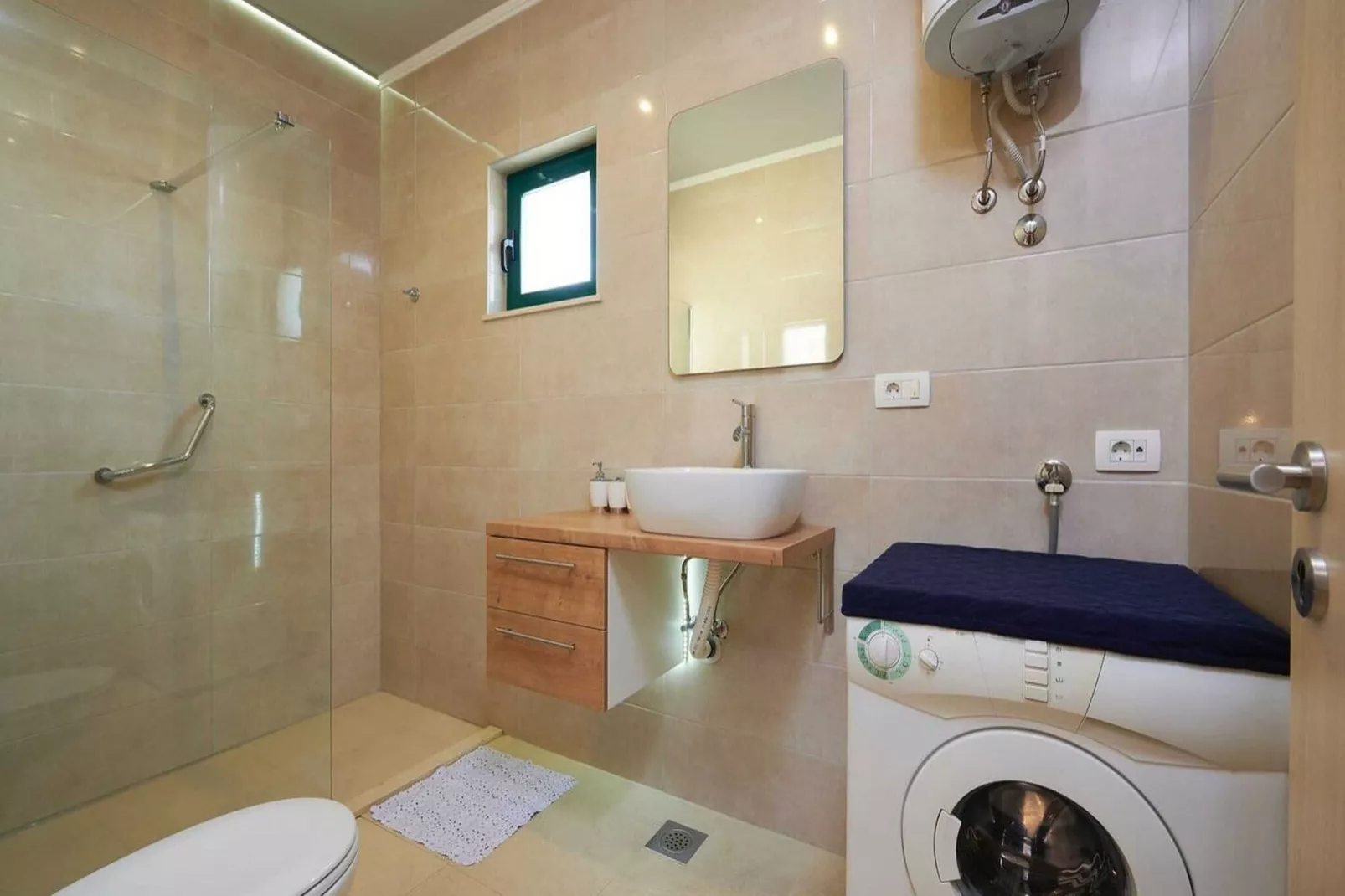 Apartments Vujina - Comfort Studio Apartment with Terrace 3 (Luka)-Salle de bain