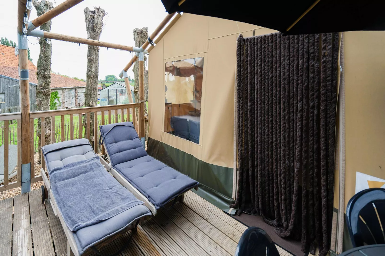 Lodge in de natuur-Terrace balcony