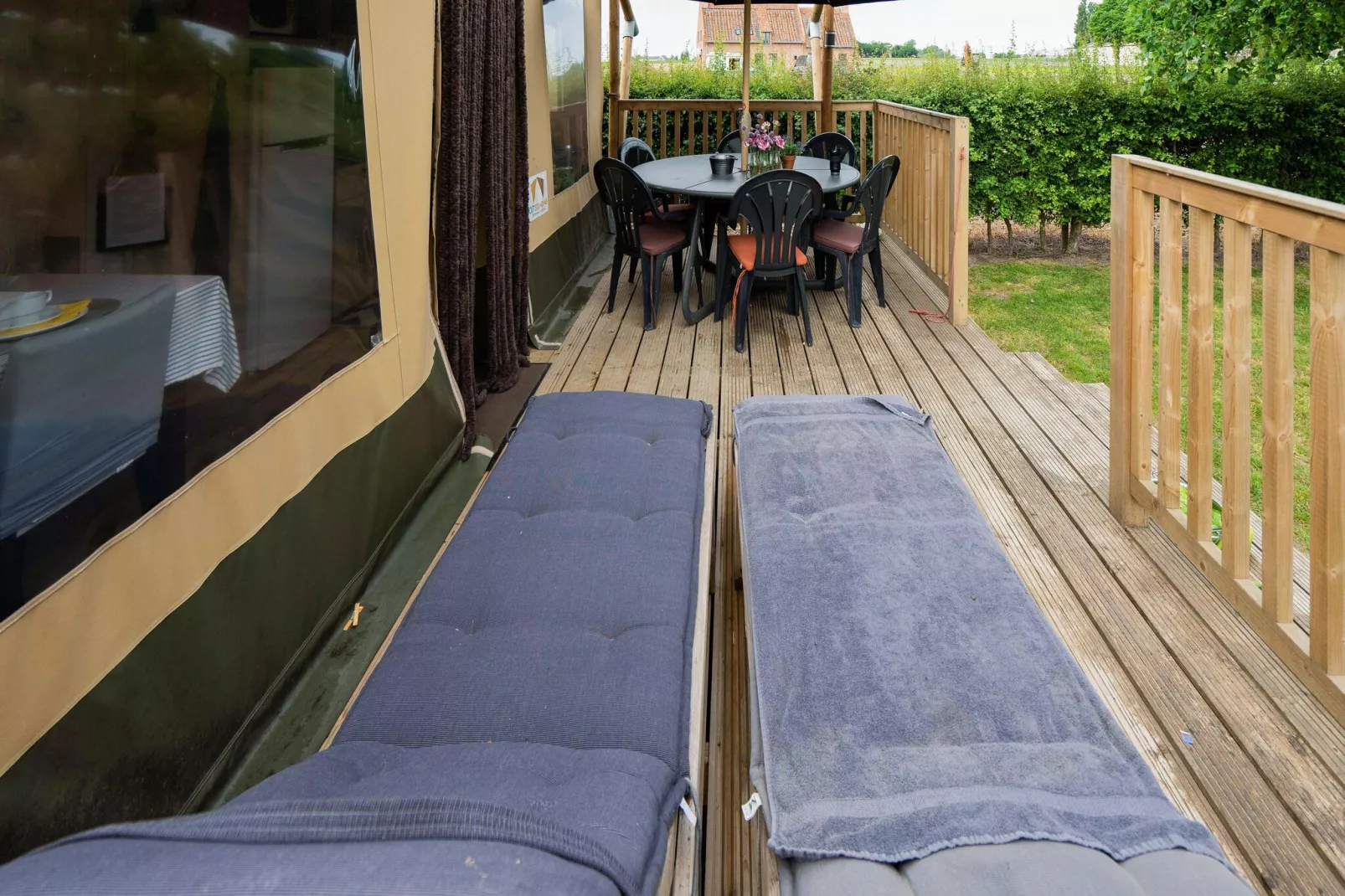 Lodge in de natuur-Terrace balcony