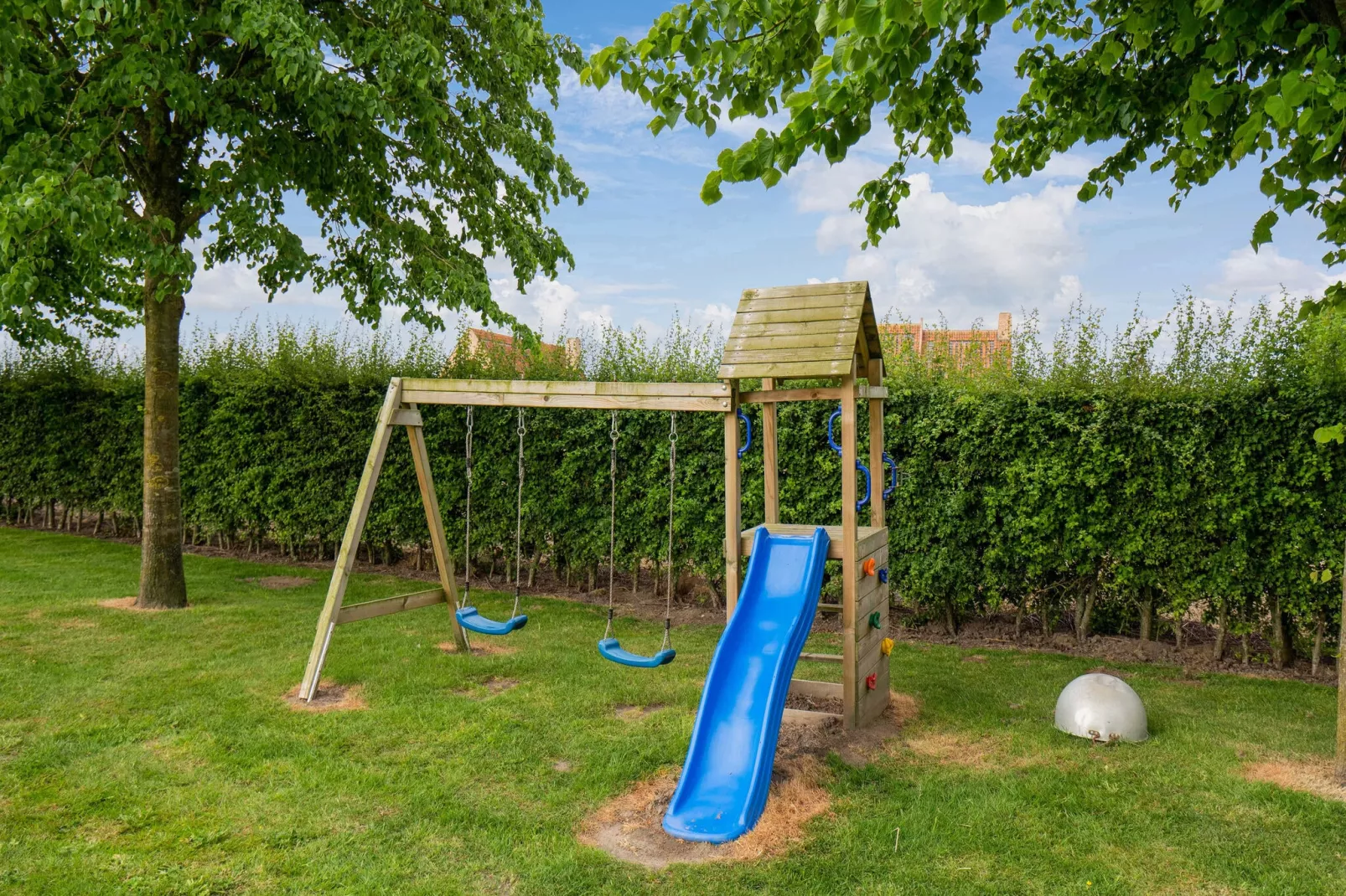 Lodge in de natuur-Gardens summer