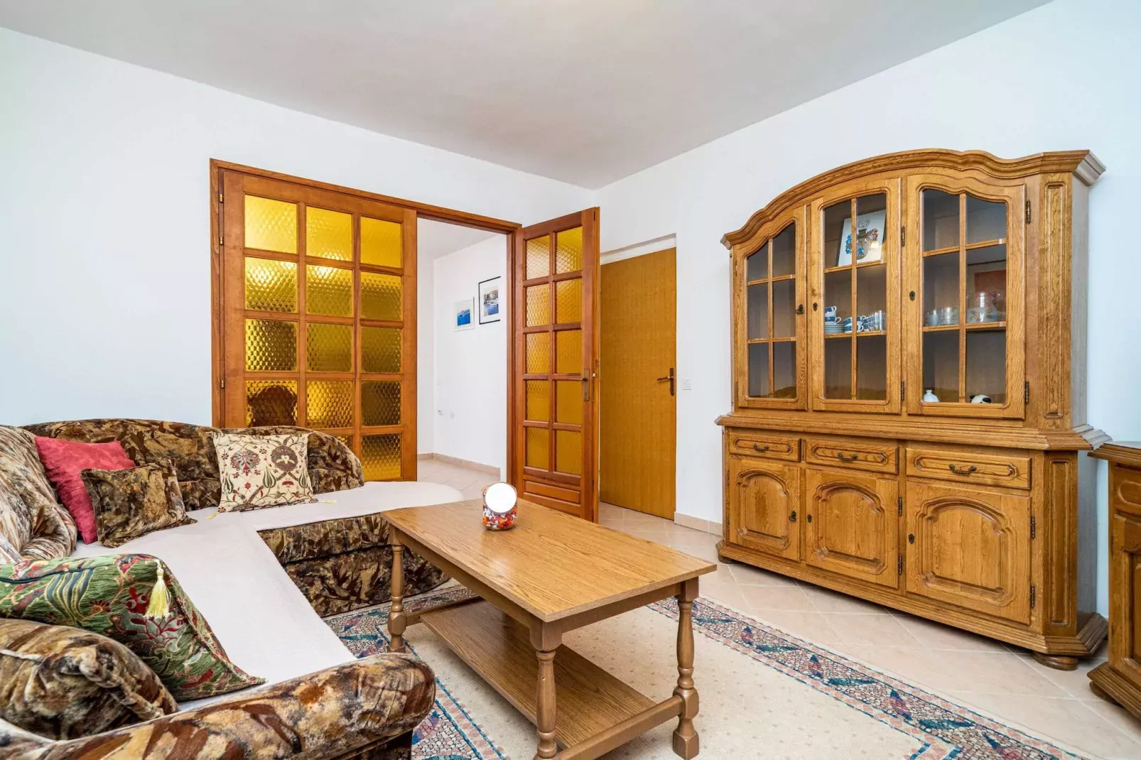 Apartment Bobić- Three Bedroom Apartment with Balcony and Sea View-Living room