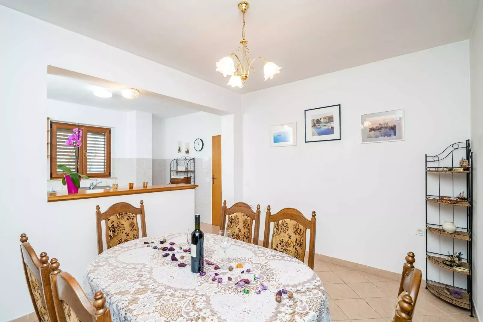 Apartment Bobić- Three Bedroom Apartment with Balcony and Sea View-Dining room