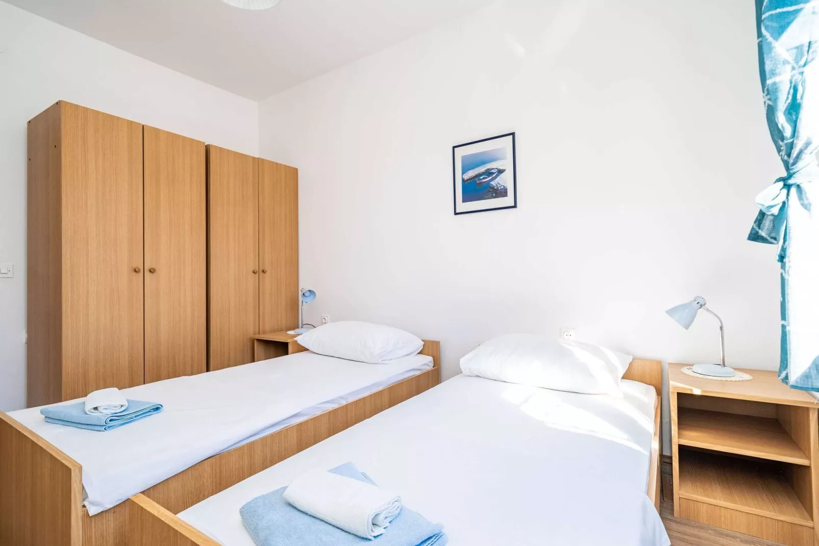 Apartment Bobić- Three Bedroom Apartment with Balcony and Sea View-Bedroom