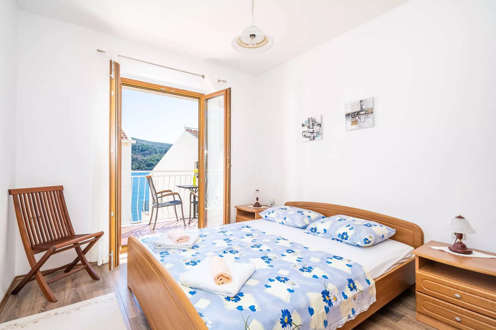 Apartment Bobić- Three Bedroom Apartment with Balcony and Sea View-Bedroom
