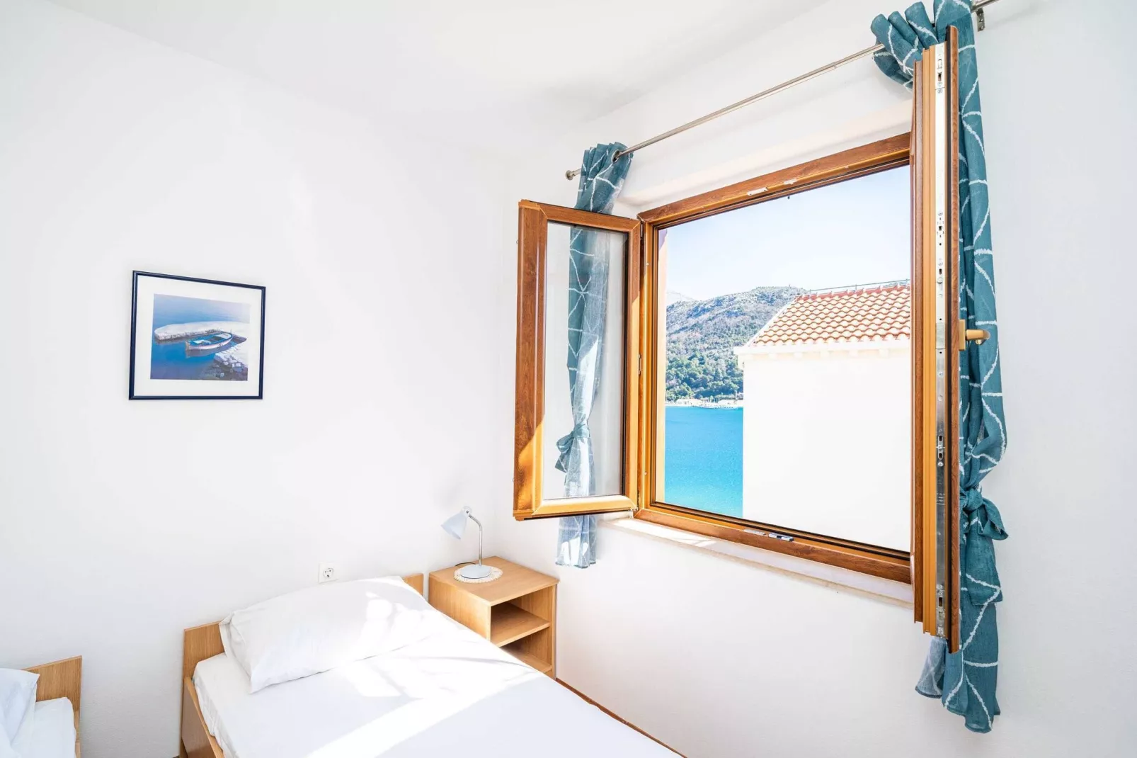 Apartment Bobić- Three Bedroom Apartment with Balcony and Sea View-Bedroom