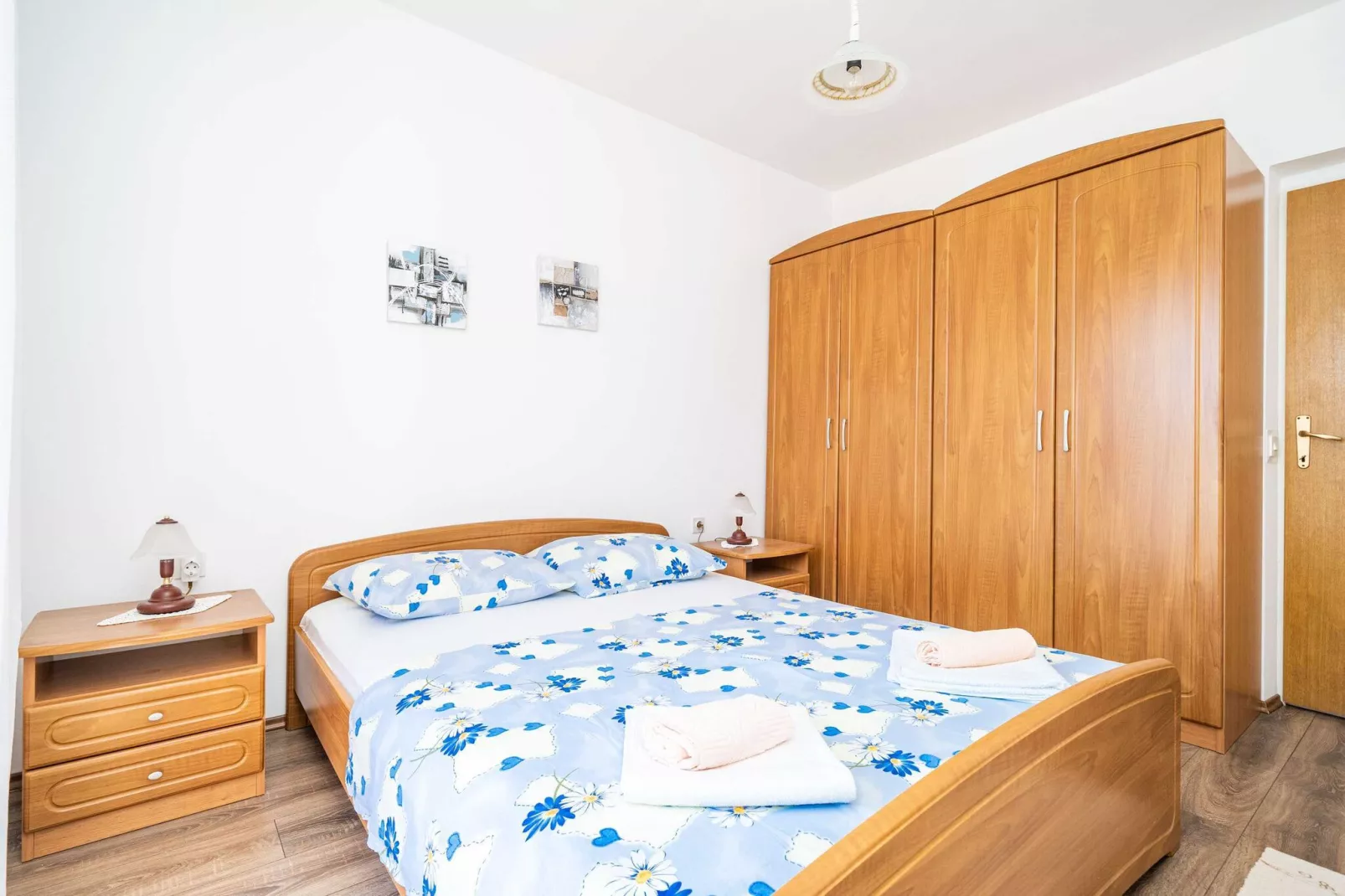 Apartment Bobić- Three Bedroom Apartment with Balcony and Sea View-Bedroom