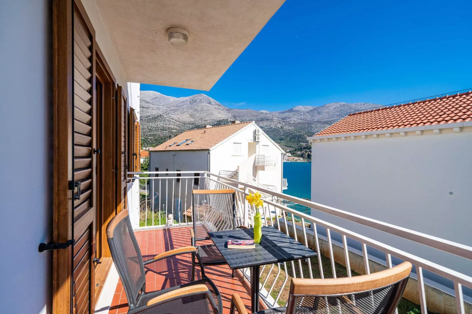 Apartment Bobić- Three Bedroom Apartment with Balcony and Sea View-Terrace balcony