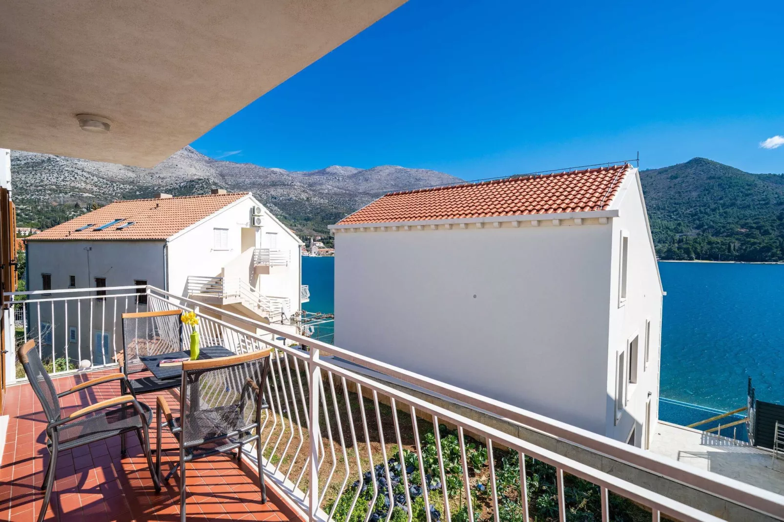 Apartment Bobić- Three Bedroom Apartment with Balcony and Sea View-Terrace balcony