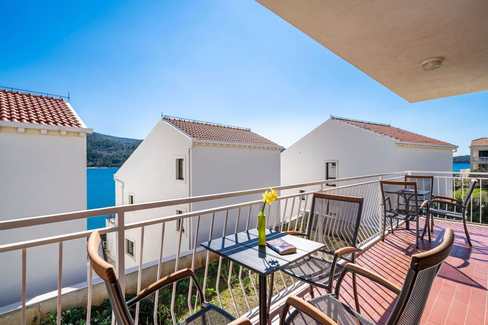 Apartment Bobić- Three Bedroom Apartment with Balcony and Sea View-Terrace balcony