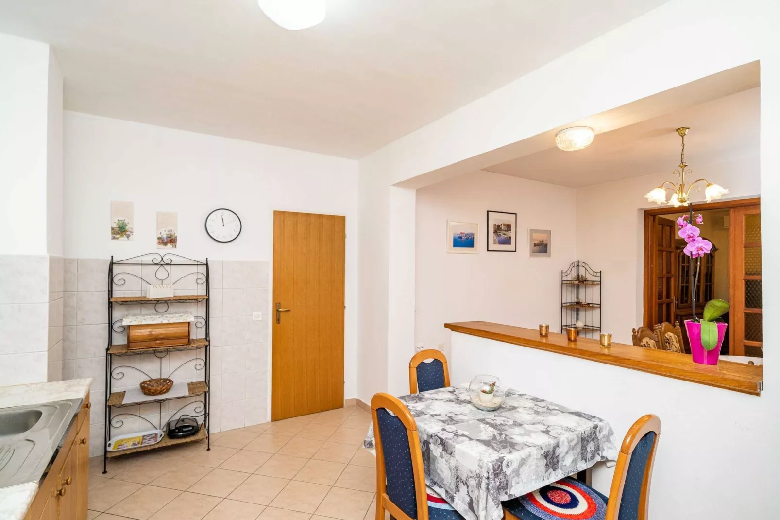 Apartment Bobić- Three Bedroom Apartment with Balcony and Sea View-Indoor