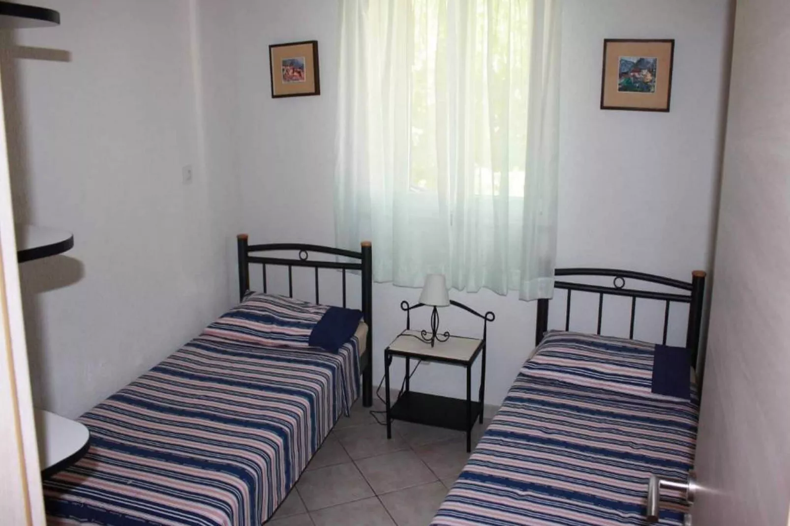 Apartments Paloc - Bungalow with Garden view-Bedroom