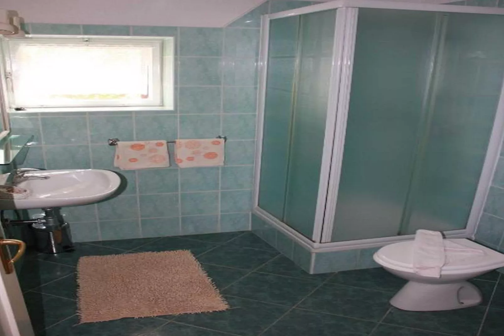 Apartments Paloc - Bungalow with Garden view-Bathroom