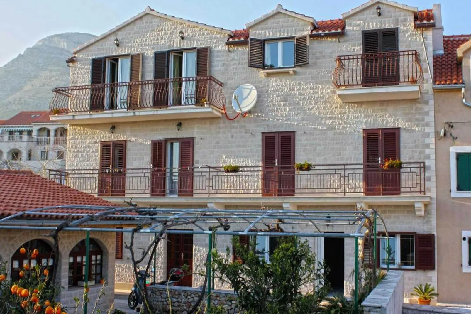 Apartments Paloc - Bungalow with Garden view-Outdoor