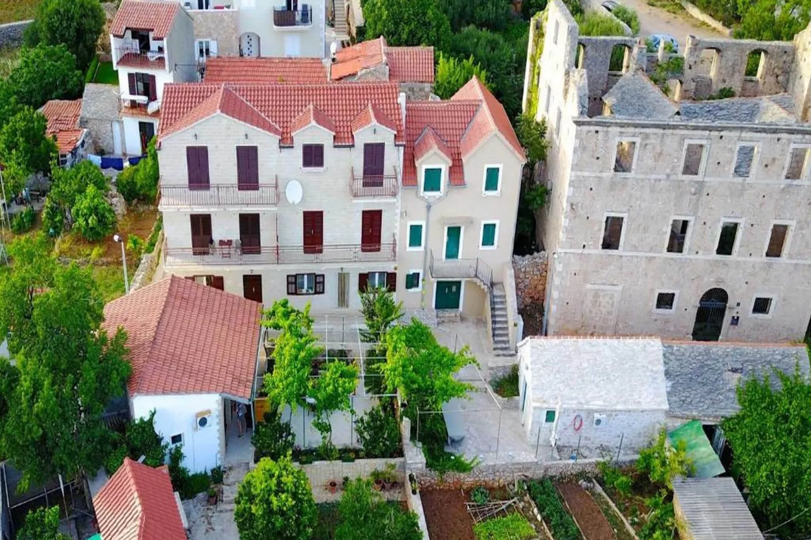 Apartments Paloc - Bungalow with Garden view-Outdoor