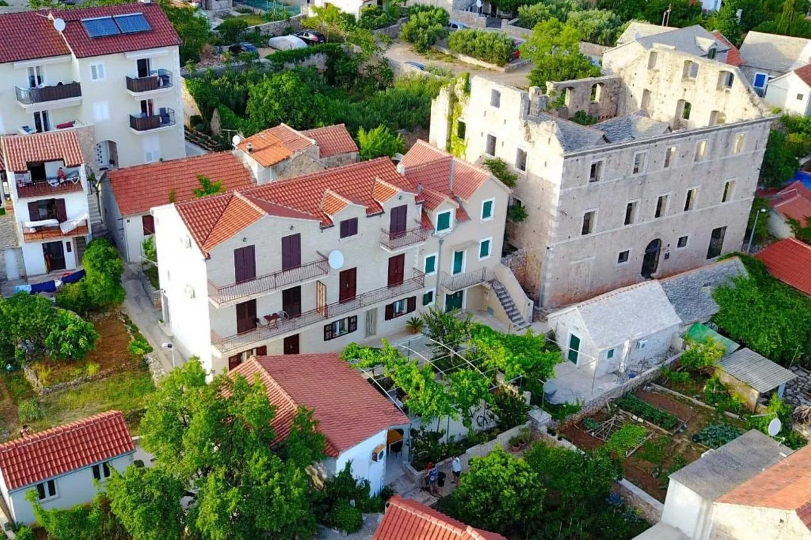 Apartments Paloc - Bungalow with Garden view-Outdoor